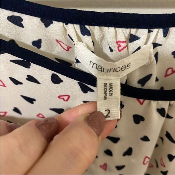 Maurice’s chiffon blouse with contrast trim and slit sleeves in heart print - Picture 7 of 8